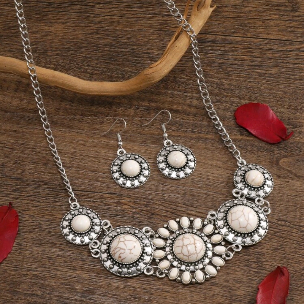 White And Silver Tone Boho Floral Necklace Set
